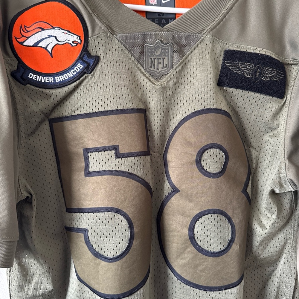 Men's Nike Von Miller #58 Broncos 19’ Salute to Service Limited Jersey Sz S RARE - Picture 2 of 7